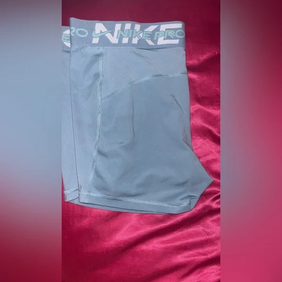 Nike Pro Red Athletic Shorts - Picture 4 of 4